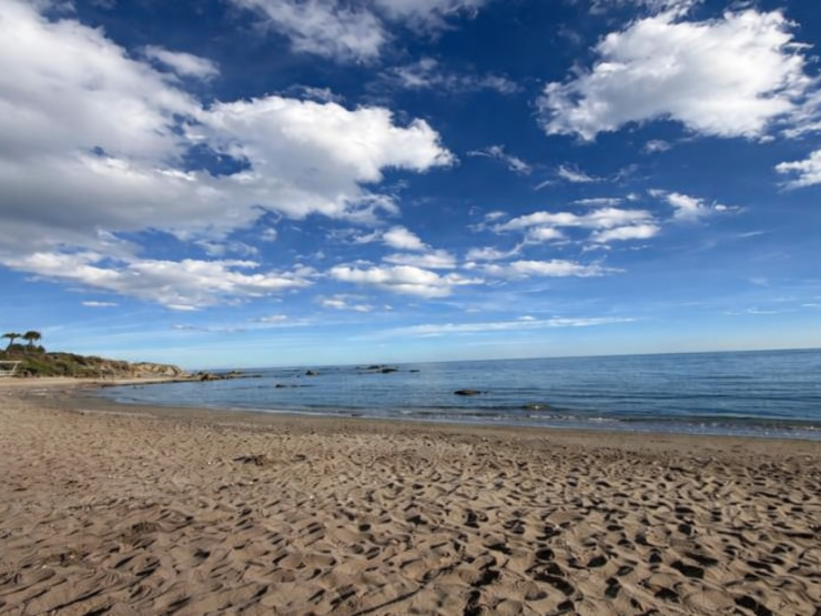 OPORTUNIDAD EN CASARES COSTA